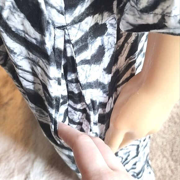 Cabernet Patio Casuals Women's Size Large Rayon Zebra Print Maxi Dress - Picture 6 of 11